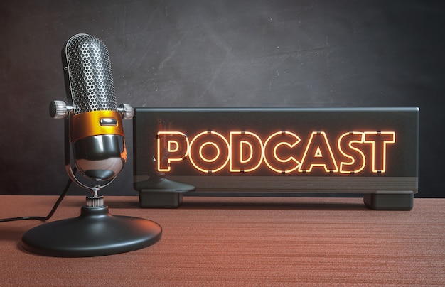 Microfono da studio con testo podcast al neon