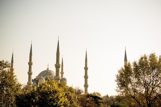 Minareto delle moschee ottomane in vista