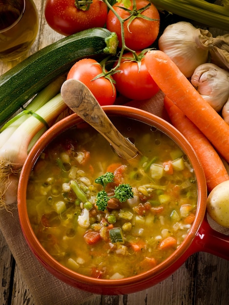 Minestrone di verdure da zuppa