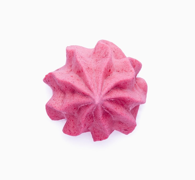 Mini meringue rosa isolata su bianco