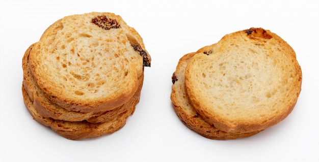 Mini toast rotondi di pane con uvetta.