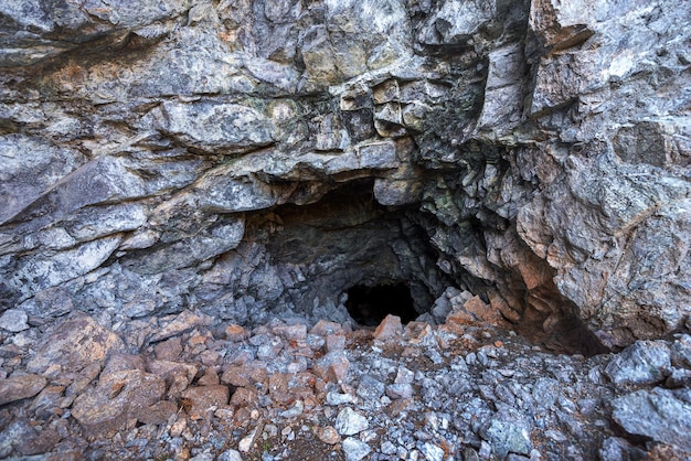 Miniera abbandonata adit nelle montagne di Troodos Cipro