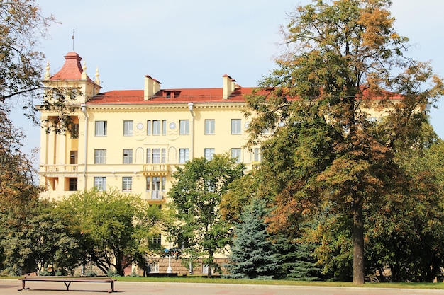 Minsk Bielorussia una bella casa sulla strada comunista