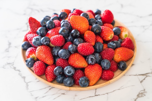 mirtillo fresco, fragola e lampone