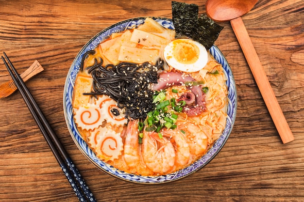 Miso Ramen noodles asiatici con