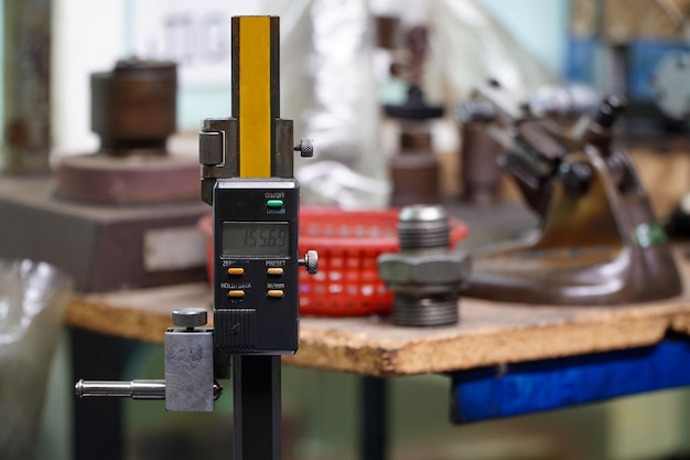 Misuratore di altezza della pinza sulla piastra di superficie e misurare le dimensioni del prodotto sul magnete di superficie Strumento per ispezione