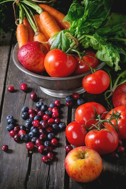 Mix di frutta, verdura e bacche