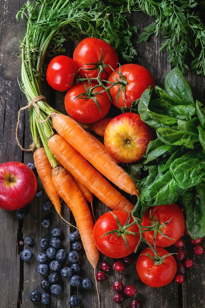 Mix di frutta, verdura e bacche