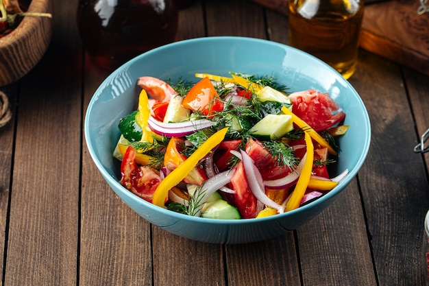 Mix di insalata di verdure fresche dell'orto