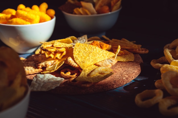 Mix di snack. Dolcetto salato per spuntini.