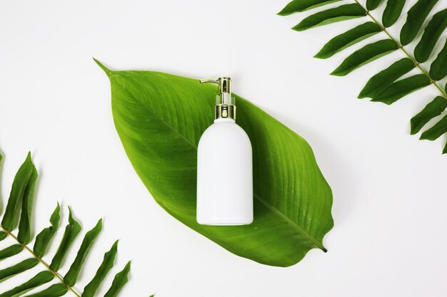 Mockup Bottle prodotto per la tua attività Foto gratis