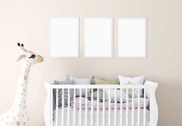 Mockup cornice bianca nella stanza dei bambini sul muro beige colora lo sfondo e la giraffa