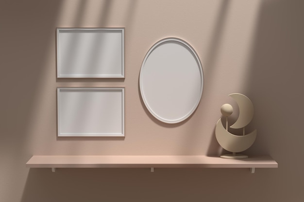 Mockup wall gallery set di 3 cornici appese al muro beige con luna decorativa e mini scultura