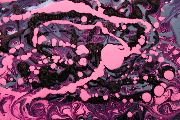 Modello acrilico liquido rosa vibrante colorato astratto