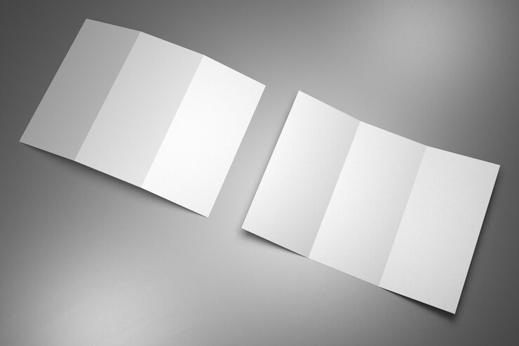 Foto modello di brochure dl su sfondo grigio