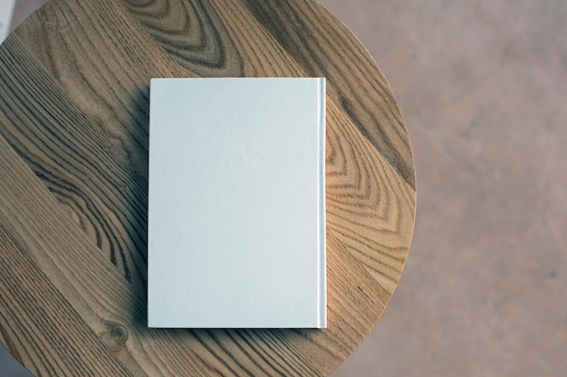 Modello di copertina di libro in bianco