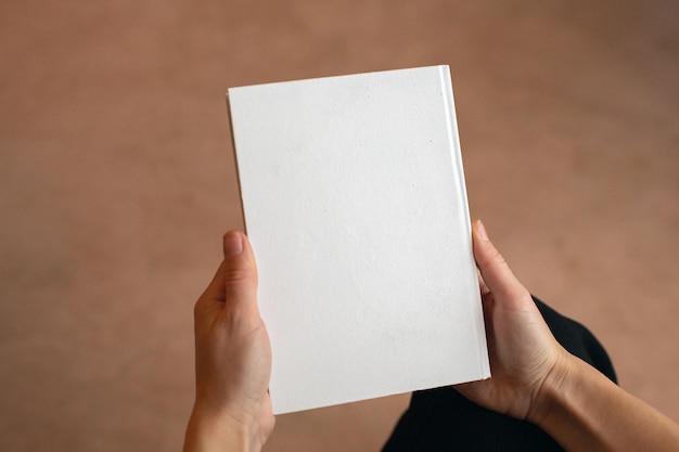 Modello di copertina di libro in bianco