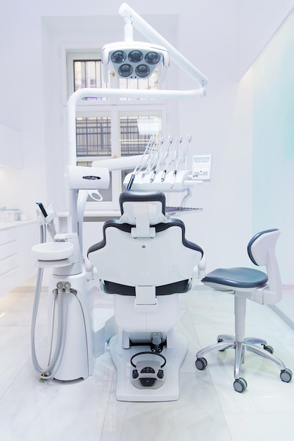 Moderna clinica dentale confortevole poltrona dentista attrezzature e accessori odontoiatrici