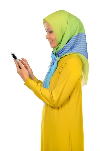 Moderna donna musulmana in hijab