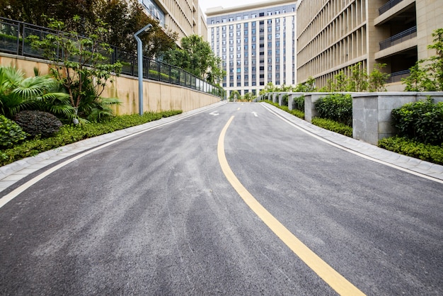 Moderni edifici urbani e autostrade nel centro business