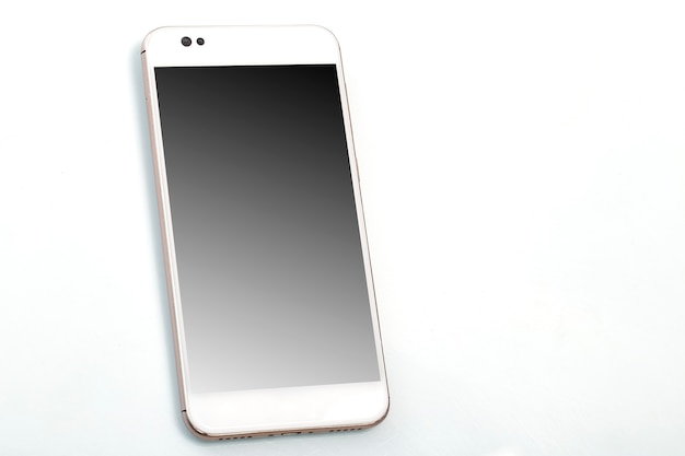 moderno smartphone touchscreen su bianco
