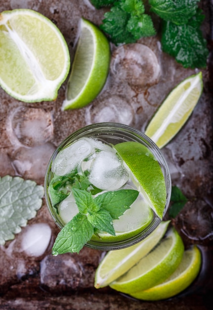 Mojito cocktail o limonata