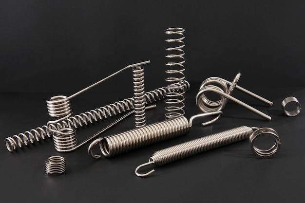Molle metalliche di diverse dimensioni