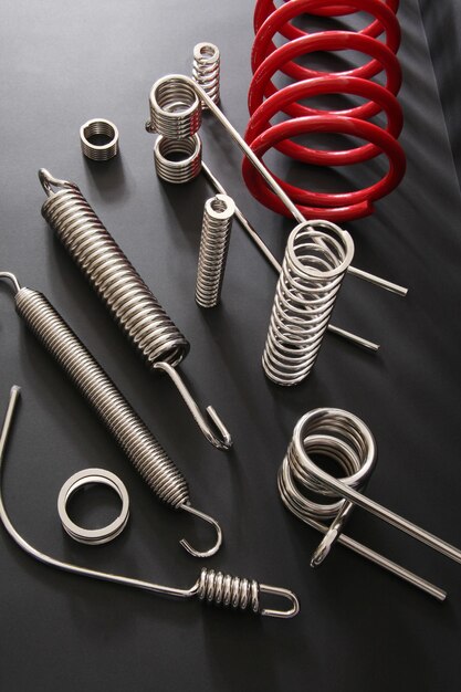 Molle metalliche di diverse dimensioni