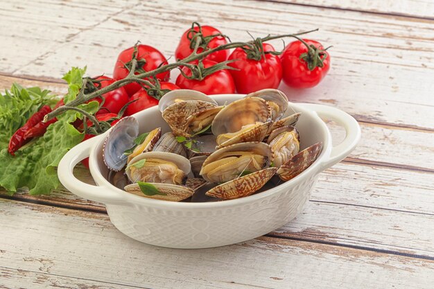 Molluschi di Vongole con burro d'aglio