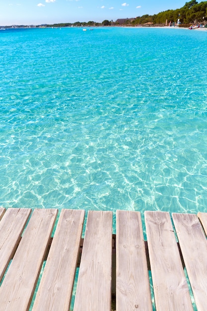 Molo della spiaggia di Platja de Alcudia a Maiorca Maiorca