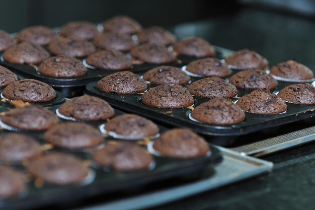 molti produzione massiccia della fabbrica dell'alimento dolce della torta