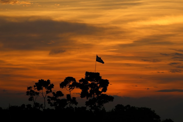 Momento d'oro dopo il tramonto vicino a Dhaka in Bangladesh