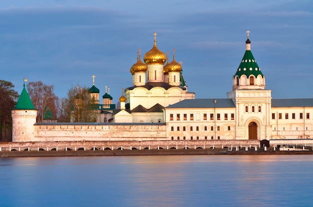 Monastero ortodosso di Ipatievsky all'alba