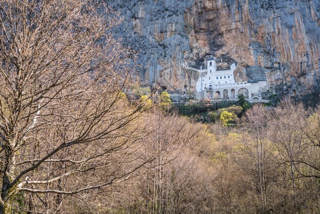 Monastero ortodosso di Ostrog in Montenegro