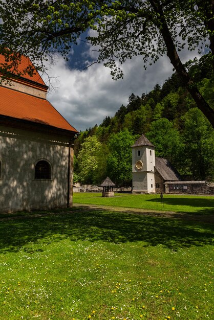 Monastero rosso in Slovacchia Pieniny Mountains Architettura e punti di riferimento