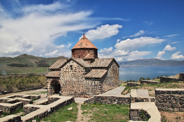 Monastero Sevanavank sul lago Sevan, Armenia