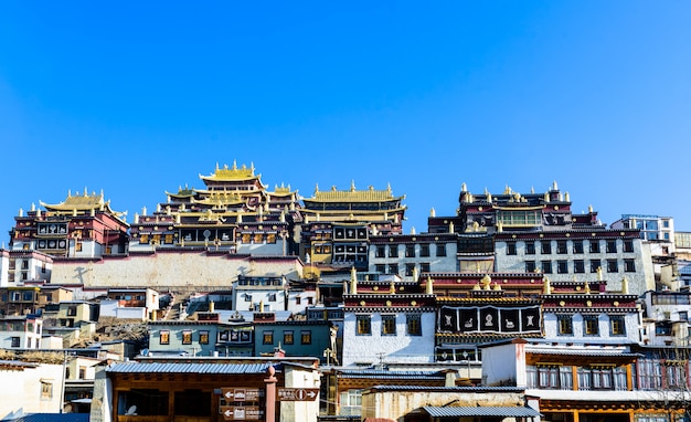 Monastero tibetano in Shangri La, Cina.