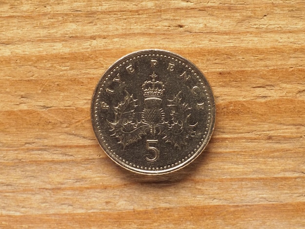 Moneta da 5 pence moneta sul rovescio del Regno Unito