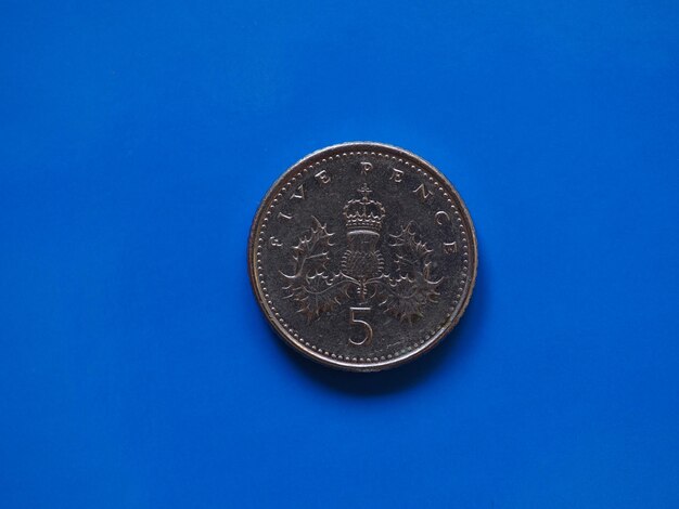 Moneta da 5 pence, Regno Unito su blu