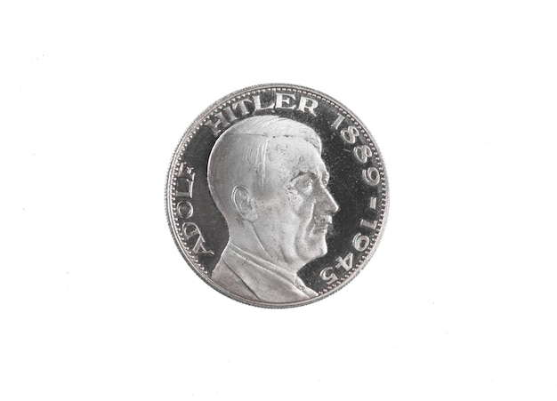 moneta nazista tedesca isolata su sfondo bianco