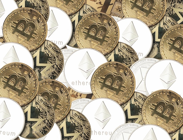 Monete in criptovaluta, sfondo di denaro virtuale diverso con bitcoin ed ethereum.