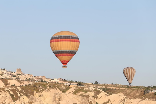 Mongolfiere sopra la città di Goreme