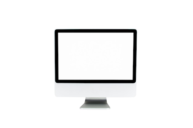 Monitor del computer isolato su schermo bianco sulla scrivania in stile ufficio.