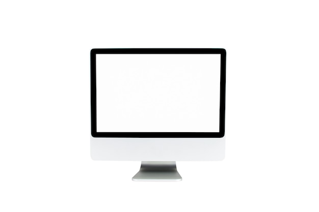 Monitor del computer isolato su schermo bianco sulla scrivania in stile ufficio.