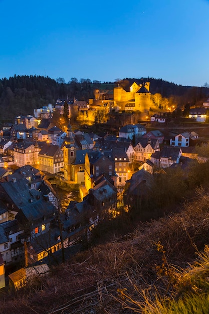 Monschau E Castello Di Notte In Germania