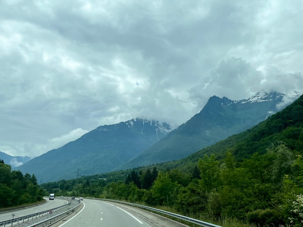 Mont Blanc Mont Blanc francese e Monte Bianco italiano montagna bianca