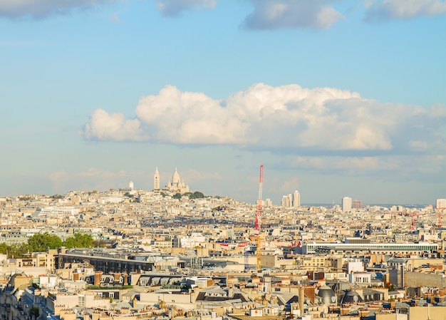 Mont Matre hill e lo skyline di Parigi, Francia