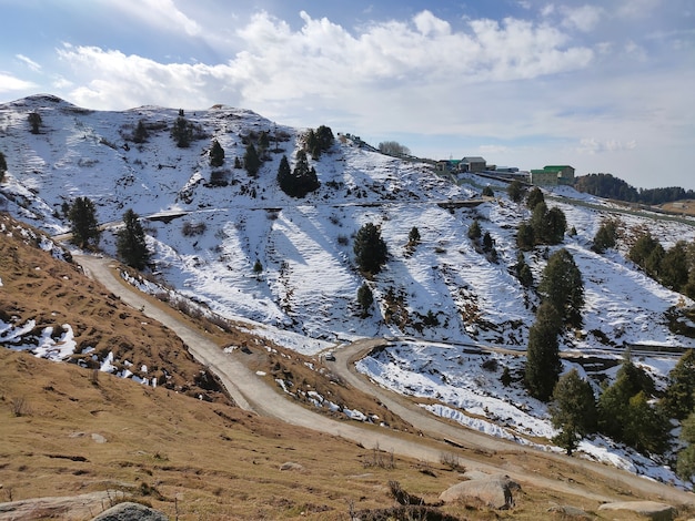 Montagna di neve a dainkund Dalhousie Himachal India