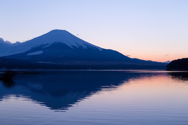 Montagna Fuji all'alba