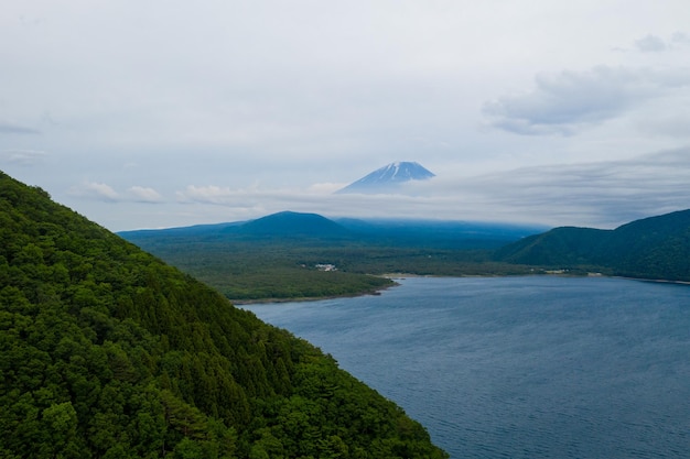 Montagna Fujisan con nuvola in Giappone